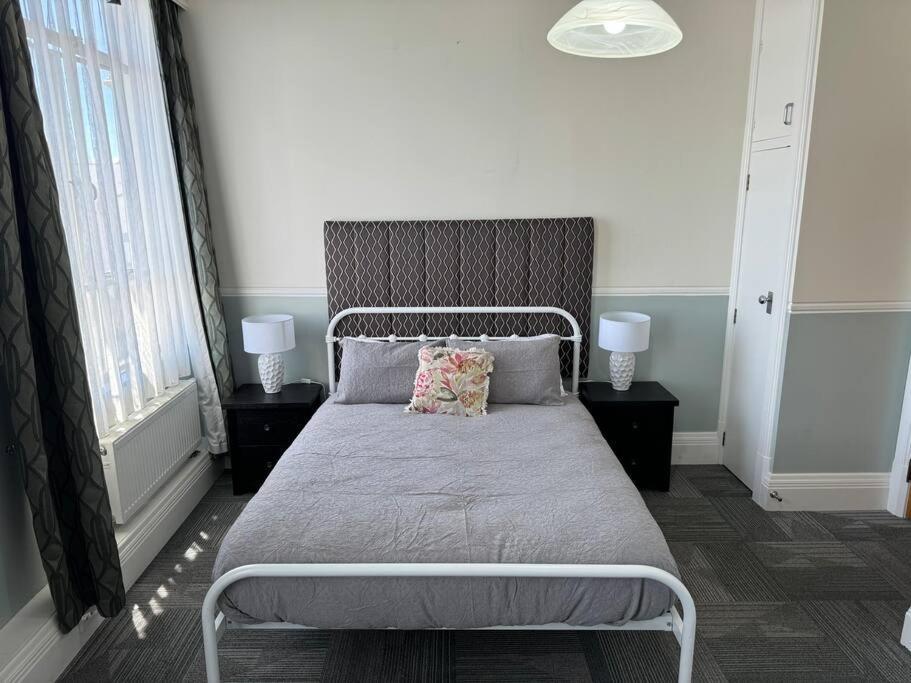4 Large Bedroom Apartment In The City Hastings Exterior photo